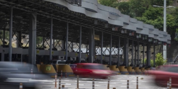 Após justiça determinar volta do pedágio, Paes quer redução da tarifa paga por motoristas na Linha Amarela