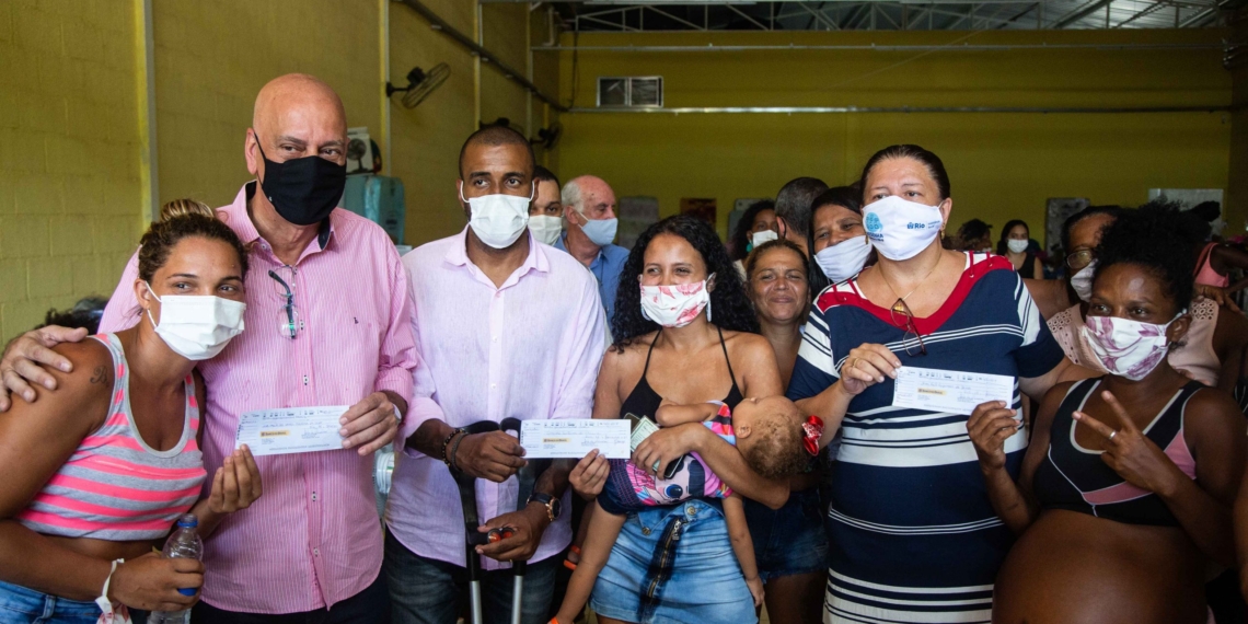 Famílias de Santa Cruz recebem primeiro mês de aluguel social - Fernando Maia / Prefeitura do Rio