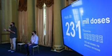 Prefeito Eduardo Paes anuncia plano de vacinação contra Covid, 1ª etapa já começou