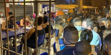 Famílias desalojadas por incêndio em Santa Cruz recebem assistência da Prefeitura