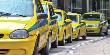 Menos burocracia: Prefeitura do Rio agiliza processos para taxistas poderem trabalhar