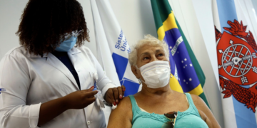 Na última semana, mais de 50 mil cariocas receberam 2ª dose da vacina contra Covid-19