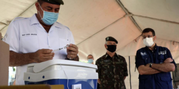 Prefeitura do Rio e Exército se unem e firmam parceria para vacinar cariocas