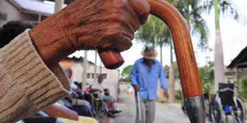 Após vacinação, asilos do Rio não registram nenhum surto de Covid-19 em abril