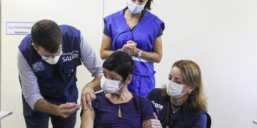 Prefeitura do Rio abre mais 5 postos para vacinação de pessoas com deficiência