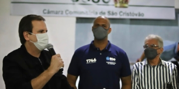 Eduardo Paes vai a São Cristóvão e anuncia implementação do Luz Maravilha no bairro