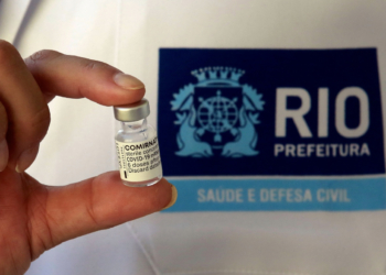 Vacina da Pfizer já está sendo aplicada pela Prefeitura do Rio