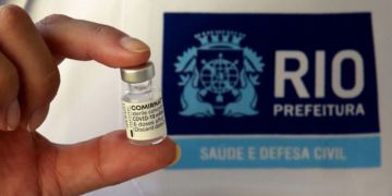 Vacina da Pfizer já está sendo aplicada pela Prefeitura do Rio