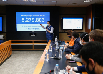 Rio antecipa calendário de vacinação de mais quatro categorias; veja quais são