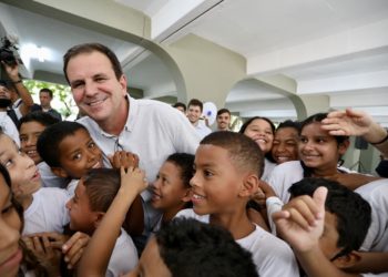 Eduardo Paes anuncia reforma de todos os CIEPs da cidade do Rio