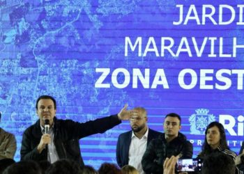 Paes apresenta projeto para acabar com alagamentos do Jardim Maravilha