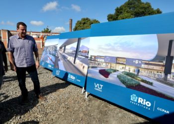 Paes acompanha o início das obras do Terminal Intermodal Gentileza