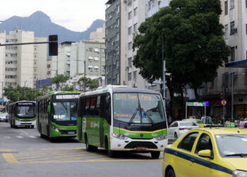 Prefeitura lança serviço exclusivo para denúncias sobre ar-condicionado desligado em ônibus