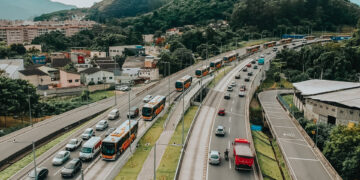 BRT Transolímpica: Eduardo Paes reinaugura sistema e entrega 48 novos veículos