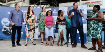 Paes celebra a marca de 1 milhão de refeições entregues pelo Prato Feito Carioca