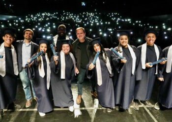 Paes diploma os 750 primeiros jovens do Programadores Cariocas