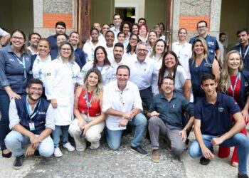 Eduardo Paes inaugura Super Centro Carioca de Vacinação