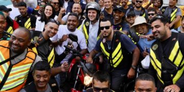 Paes lança o aplicativo Moto.Rio