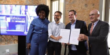 Paes retoma programa Bibliotecas do Amanhã