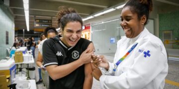 Vacinação contra a covid-19 e a gripe será realizada em mais quatro estações do metrô