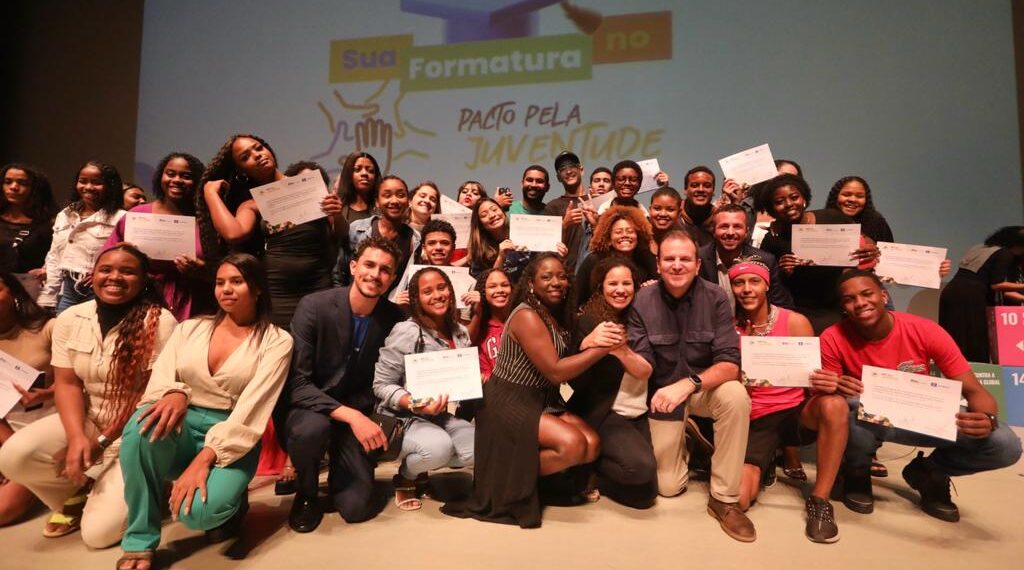 Prefeito Eduardo Paes participa da primeira formatura do Pacto Pela Juventude.