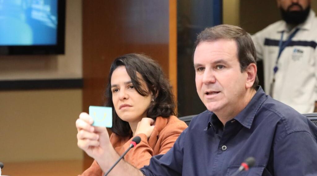 Paes anuncia novo sistema para controle financeiro dos modais na cidade do Rio.