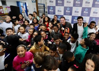 Paes inaugura novos Ginásios Experimentais Tecnológicos