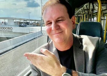 Paes inaugura Terminal Deodoro que integra BRTs, trens e ônibus convencionais