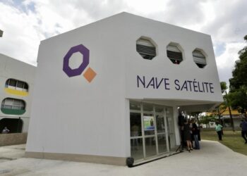 Paes inaugura primeira Nave Satélite em CIEP da Zona Oeste