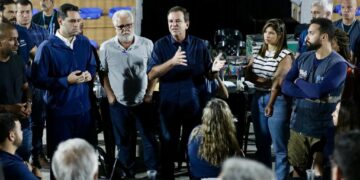 Paes monta centro de crise avançada para lidar com efeitos da forte chuva que atingiu o Rio