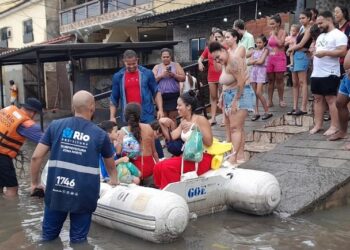 Seop e GM-Rio realizam 113 resgates após chuvas