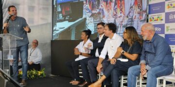 Paes e Lula lançam a pedra fundamental do Campus do IFRJ no Complexo do Alemão