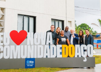 Paes e Lula inauguram primeiros apartamentos do Morar Carioca na Comunidade do Aço