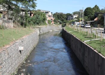 Prefeitura entrega primeira etapa das obras de recuperação das margens do Rio Tindiba