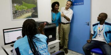 Paes inaugura nova Clínica da Família no Chapéu Mangueira e Babilônia