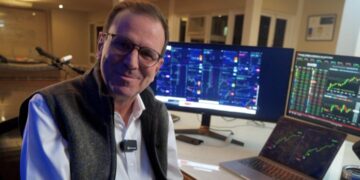 Paes anuncia abertura da Bolsa de Valores do Rio de Janeiro