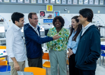 Eduardo Paes vai adotar modelo de ensino revolucionário para reconstruir a educação do Estado do Rio de Janeiro